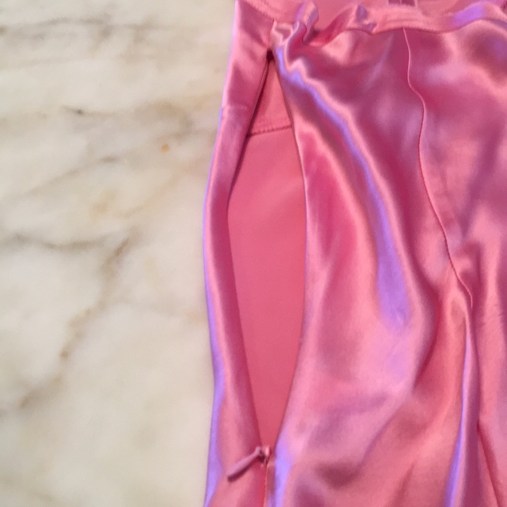 Banana Republic PINK 💯 silk camisole top. Size 0 - Picture 3 of 5